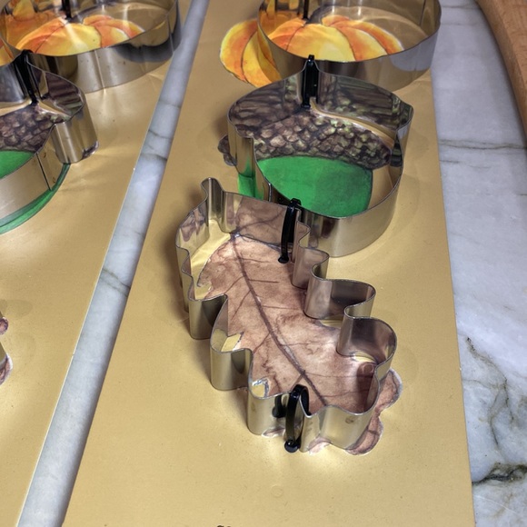 Happy Harvest Fall baking 6 fall metal cookie cutters 2 rubber Spatulas New - Picture 2 of 6